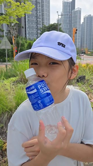 [동아오츠카] 포카리스웨트  500ml PET + 이온워터 500ml PET — 5점을 준 리뷰어가 2025년 7월 올린 사용 사진