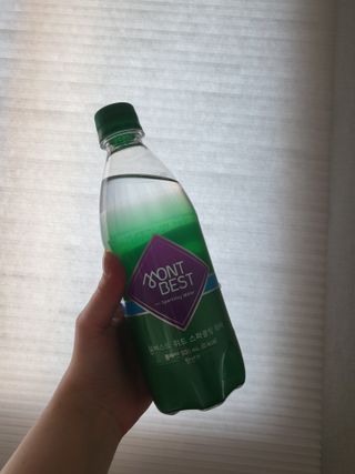 몽베스트 Montbest with Sparkling water Plain 20병 — 5점을 준 리뷰어가 2021년 11월 올린 사용 사진