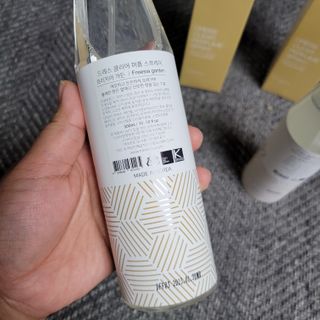 [엠메이데이] 드레스클리어 퍼퓸 스프레이 300ml 프리지아 가든향+프리지아 파출리향 — 5점을 준 리뷰어가 2022년 1월 올린 사용 사진
