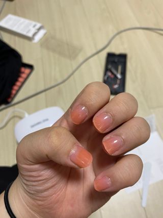 데싱디바 글레이즈 젤네일 그라데이션 네일_5종 중 택 1 — 5점을 준 리뷰어가 2021년 8월 올린 사용 사진