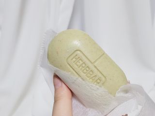 제이제이바이오 허브마사지바 올인원 알약비누 — 5점을 준 리뷰어가 2022년 3월 올린 사용 사진