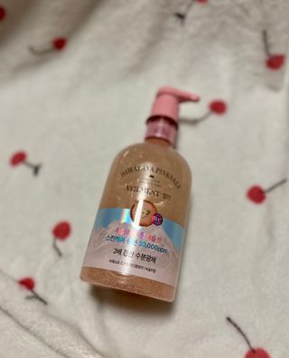 벨먼 내추럴스파 수분광채 스크럽 바디워시 600ml 5종 — 4.5점을 준 리뷰어가 2022년 5월 올린 사용 사진