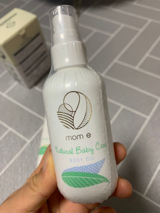 mom e 맘이 내추럴 베이비 케어 크림+바디오일 — 4.5점을 준 리뷰어가 2021년 1월 올린 사용 사진