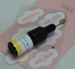 라라로즈데이 시즌2 천연 아로마오일 Y존 케어 속옷향수 이너퍼퓸 5ml  여성의 자존감을 UP시키자 — 5점을 준 리뷰어가 2021년 8월 올린 사용 사진