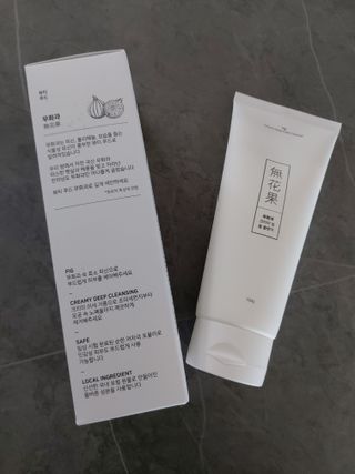 [베러오리진] 무화과 크리미 딥 폼 클렌저/피부 노폐물 & 미세먼지 99 세정 인증 민감성 피부 무자극 인증 — 5점을 준 리뷰어가 2021년 12월 올린 사용 사진