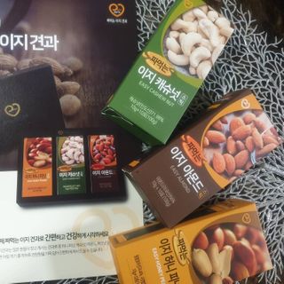 짜먹는 이지견과 짜먹는 이지아몬드, 짜먹는 이지허니피넛, 짜먹는 이지캐슈넛 각 10g X  10포 — 5점을 준 리뷰어가 2021년 2월 올린 사용 사진