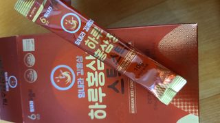 힘내라김홍삼 하루홍삼정스틱 10g x 10포 — 3점을 준 리뷰어가 2021년 3월 올린 사용 사진