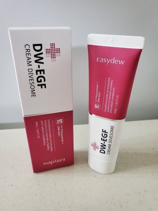 이지듀 DW-EGF 크림 다이브좀_콜라겐이 쏙쏙, 탄력피부로 다이빙 — 5점을 준 리뷰어가 2021년 2월 올린 사용 사진