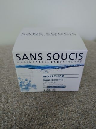 산수시 아쿠아 베네핏 24h 수부지 물광 속건조 수분크림 50ml — 5점을 준 리뷰어가 2021년 6월 올린 사용 사진