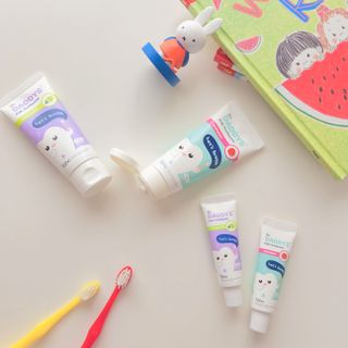 닥터데디스 안심저불소 키즈치약 (라즈베리, 청포도향 중 택 1) 60g +  여행용 미니 치약 15g — 5점을 준 리뷰어가 2022년 8월 올린 사용 사진