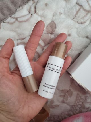 더사가오브수 [사가수] 효혜윤 보태니컬 에너지 에센스인로션 20ml /아이포올 스틱 3g — 5점을 준 리뷰어가 2023년 3월 올린 사용 사진
