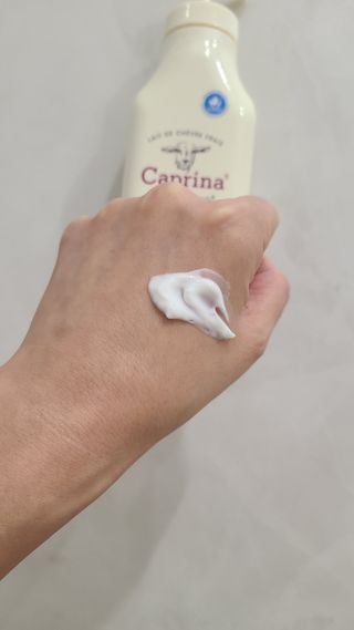 카프리나 프레쉬 산양밀크 모이스춰라이징 바디로션 350ml(오리지널향) — 4점을 준 리뷰어가 2022년 12월 올린 사용 사진