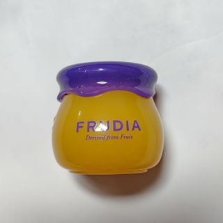 틱톡 [후르디아] 튼입술해결템 올리브영 블루베리 하이드레이팅 허니 립밤 — 5점을 준 리뷰어가 2023년 12월 올린 사용 사진