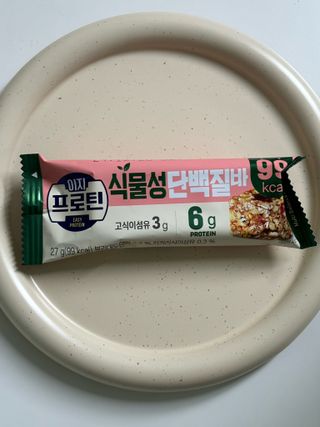 이지프로틴바 3종x각 2ea (고단백질바, 멀티단백질바, 식물성단백질바) — 5점을 준 리뷰어가 2024년 2월 올린 사용 사진