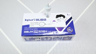 케이퓨리 아나파코 코로나 타액 자가 진단키트 1회분 3개 — 5점을 준 리뷰어가 2023년 4월 올린 사용 사진