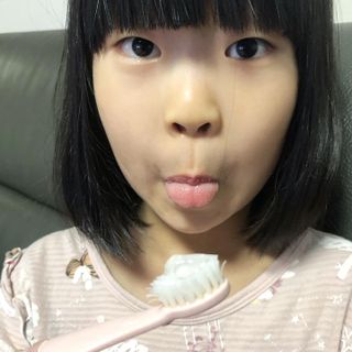 치과에서 쓰는 치약 _ 라벨제로 저불소 꼬마, 키즈, 유아, 베이비, 주니어 안전한 어린이치약 — 5점을 준 리뷰어가 2023년 3월 올린 사용 사진