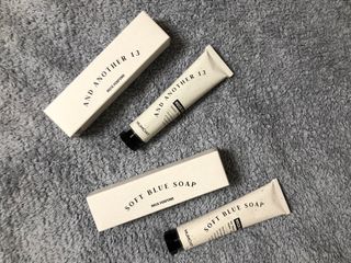 멈칫(MUMCHIT) 넥퍼퓸 NECKPERFUME 2가지 향 — 5점을 준 리뷰어가 2021년 11월 올린 사용 사진