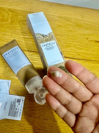 스킨1004 [SKIN1004] 마다가스카르 센텔라 앰플 폼 125ml — 4.5점을 준 리뷰어가 2024년 8월 올린 사용 사진