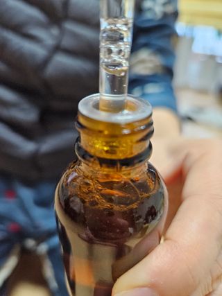 스킨큐어 산다화 비타민c 화이트닝 에센스 30ml — 5점을 준 리뷰어가 2024년 1월 올린 사용 사진