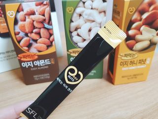 짜먹는 이지견과 짜먹는 이지아몬드, 짜먹는 이지허니피넛, 짜먹는 이지캐슈넛 각 10g X  10포 — 5점을 준 리뷰어가 2021년 2월 올린 사용 사진