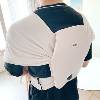 베베누보 다이얼핏 밀착 아기띠 더 이지슬링 Lv3 — 3.5점을 준 리뷰어가 2021년 6월 올린 사용 사진