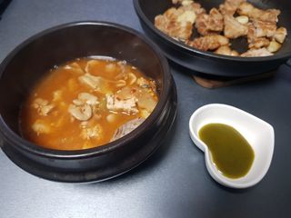 소담스퀘어 상암 궁중해물탕조씨집 백년가게 조씨집 팔뚝탕1인분550g — 4점을 준 리뷰어가 2022년 12월 올린 사용 사진