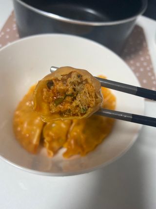 한만두 진한 해물맛 짬뽕만두 1kg — 4점을 준 리뷰어가 2021년 4월 올린 사용 사진