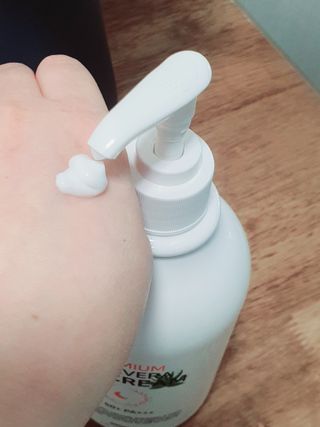 [닥터문] 프리미엄 알로에베라 선크림 500ml — 5점을 준 리뷰어가 2022년 6월 올린 사용 사진