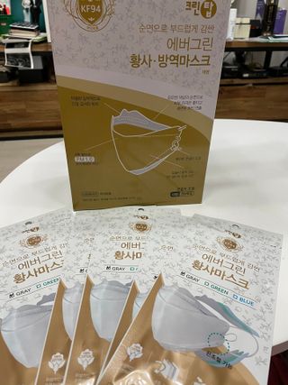 에버그린 순면 끈조절 KF94 마스크 - 화이트 30매 — 5점을 준 리뷰어가 2021년 4월 올린 사용 사진
