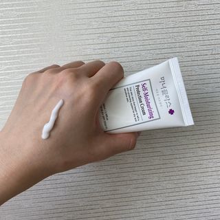 셀프 모이스처라이징 프로텍션 크림 셀프 모이스처라이징 프로텍션크림 — 5점을 준 리뷰어가 2022년 4월 올린 사용 사진