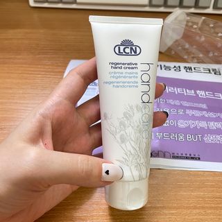 LCN(엘씨엔) LCN 리제너러티브 핸드크림 75ml 주름개선 고보습 재생핸드크림 — 5점을 준 리뷰어가 2022년 7월 올린 사용 사진