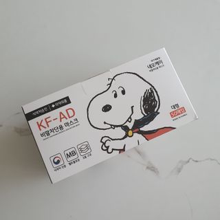 JHWORLD 스누피 마스크 정품 스누피 KF-AD 국내 비말차단 아동용 성인용 일회용 덴탈마스크 50매 — 4점을 준 리뷰어가 2021년 9월 올린 사용 사진