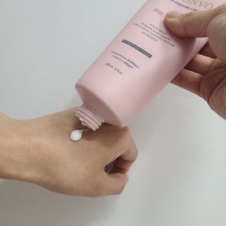 오투에니원 인컨보 바디 퍼퓸 크림 200ml — 4점을 준 리뷰어가 2023년 1월 올린 사용 사진