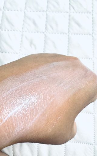 [스킨1004] 마다가스카르 센텔라 히알루-시카 워터핏 선세럼 50ml — 5점을 준 리뷰어가 2024년 5월 올린 사용 사진