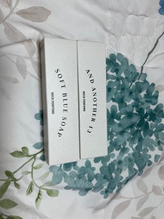 멈칫(MUMCHIT) 넥퍼퓸 NECKPERFUME 2가지 향 — 5점을 준 리뷰어가 2021년 11월 올린 사용 사진