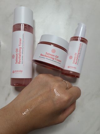 아이앤립 / EYENLIP 아이앤립 연어오일 리바이탈라이징 토너+앰플+크림 3종 세트 — 5점을 준 리뷰어가 2021년 5월 올린 사용 사진