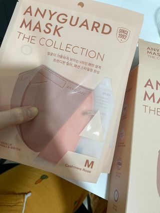 애니가드 셋업마스크 4컬러 각 10매입 [크리미베이지, 캐시미어로즈, 초콜렛브라운, 미드나잇네이비] — 5점을 준 리뷰어가 2022년 2월 올린 사용 사진
