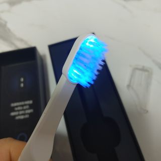 트로마츠 심플 미세전류 칫솔 — 5점을 준 리뷰어가 2022년 5월 올린 사용 사진