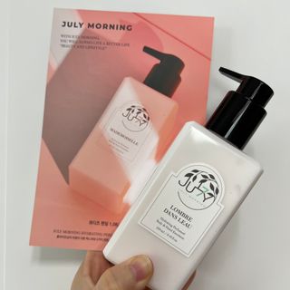 줄라이 모닝 _ JULY MORNING 줄라이모닝 하이드레이팅 퍼퓸드 바디앤핸드 에멀젼 — 4점을 준 리뷰어가 2022년 3월 올린 사용 사진