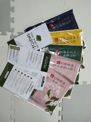 [해림맛김] 들기름에 구운 바삭바삭 김 4종 세트 + 1종 랜덤발송 총5개입 — 5점을 준 리뷰어가 2021년 2월 올린 사용 사진