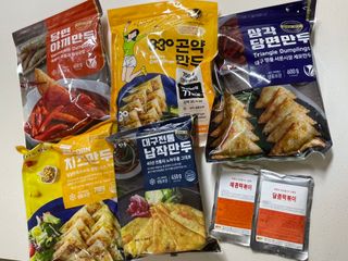 (주)성경순만두 곤약만두.콘치즈만두,삼각당면만두,당면 야끼만두,대구전통 납작만두,떡뽁이 매콤소스,달콤소스 — 5점을 준 리뷰어가 2023년 4월 올린 사용 사진