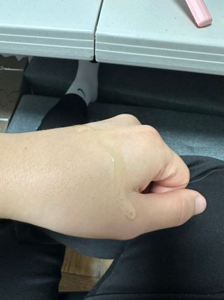 데저트에센스 비정제냉압착 퓨어 호호바오일 59ml — 5점을 준 리뷰어가 2023년 10월 올린 사용 사진