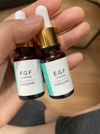 랑팡 EGF+FGF 10ppm 리포좀 앰플 원액 10ml — 5점을 준 리뷰어가 2021년 11월 올린 사용 사진
