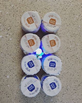 매일바이오 그릭요거트 오리지널 플레인 4개, 로스터리 커피믹스 4개 — 4점을 준 리뷰어가 2021년 12월 올린 사용 사진