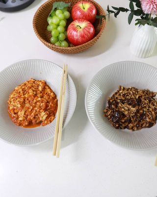 [풀무원] 식물성 저당질식 세트, 두부면 매콤라구파스타와 두부면 직화짜장 — 5점을 준 리뷰어가 2021년 4월 올린 사용 사진