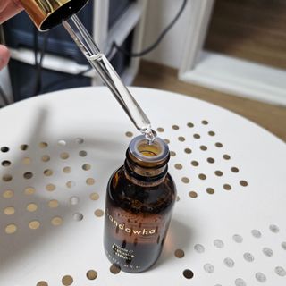 스킨큐어 산다화 비타민c 화이트닝 에센스 30ml — 5점을 준 리뷰어가 2023년 12월 올린 사용 사진