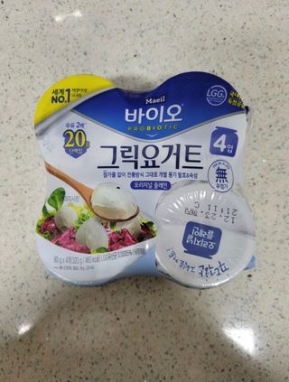 매일바이오 그릭요거트 오리지널 플레인 4개, 로스터리 커피믹스 4개 — 5점을 준 리뷰어가 2021년 12월 올린 사용 사진