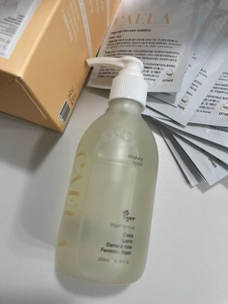 카엘라 락토 다마스크 로즈 여성청결제 젤 기획세트 — 5점을 준 리뷰어가 2023년 6월 올린 사용 사진