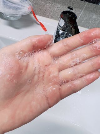 빅그린 안티 헤어로스 탈모 카렌듈라 바이옴 샴푸 500ml (지성두피용) — 5점을 준 리뷰어가 2022년 7월 올린 사용 사진
