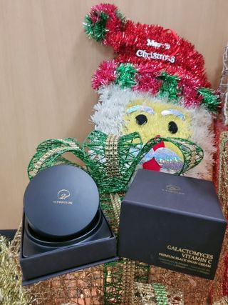 오투에니원 갈락토미세스 비타민 C 프리미엄 블랙스완 크림 50g — 5점을 준 리뷰어가 2022년 12월 올린 사용 사진